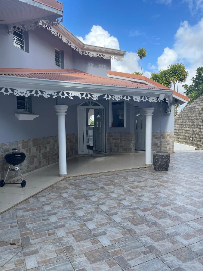 Les Appart Villa Sunbay Caraibes Avec Piscine Privative Vue Mer Et Montagne Le François Екстериор снимка