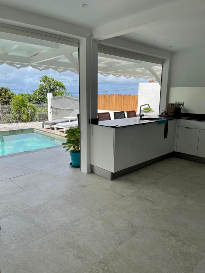 Les Appart Villa Sunbay Caraibes Avec Piscine Privative Vue Mer Et Montagne Le François Екстериор снимка