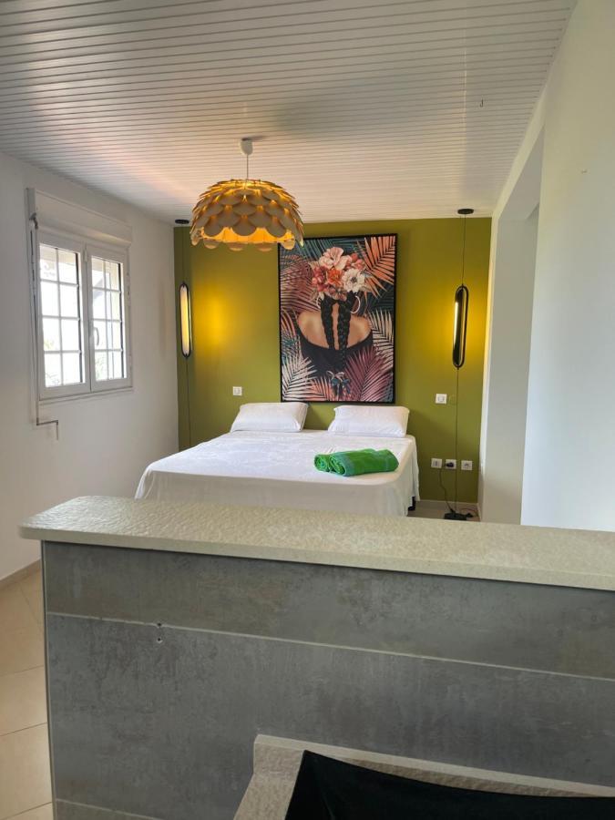 Les Appart Villa Sunbay Caraibes Avec Piscine Privative Vue Mer Et Montagne Le François Екстериор снимка